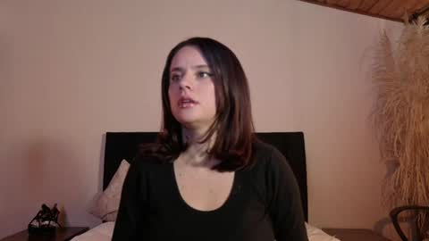 kassandra james online show from April 2026 01:33:02 PM