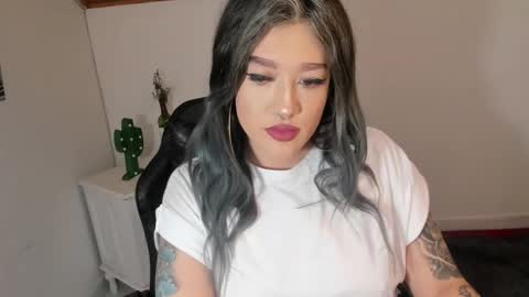 Alicia online show from October 2025 07:44:01 PM