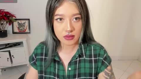 Alicia online show from November 2025 09:14:02 PM