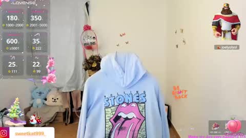 Snapshot of kat_ly_chan chatting on December 2024 06:48:01 PM Kat       online show from December 2024 06:48:01 PM