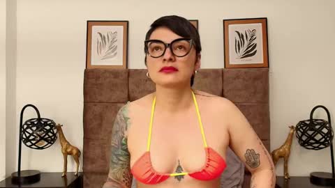 Snapshot of kat_paradisse chatting on October 2025 07:45:02 PM kat paradisse online show from October 2025 07:45:02 PM