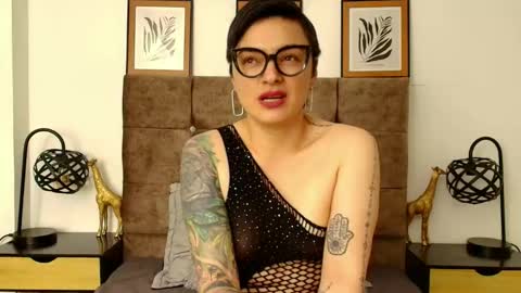 Snapshot of kat_paradisse chatting on October 2025 08:47:01 PM kat paradisse online show from October 2025 08:47:01 PM