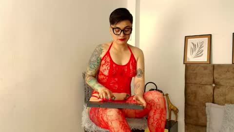 Snapshot of kat_paradisse chatting on November 2025 07:45:02 PM kat paradisse online show from November 2025 07:45:02 PM