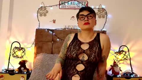 Snapshot of kat_paradisse chatting on December 2025 08:18:02 PM kat paradisse online show from December 2025 08:18:02 PM