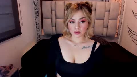 K A T A  H O O T online show from November 2025 09:15:01 PM