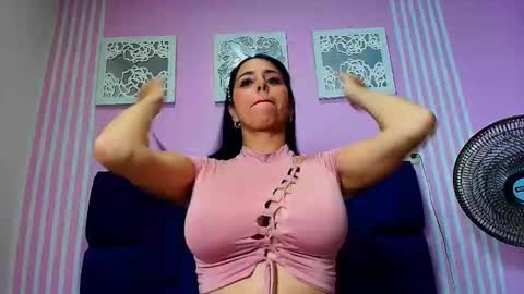 Snapshot of kataleyavillalobos chatting on April 2026 08:43:02 PM kataleyavillalobos online show from April 2026 08:43:02 PM