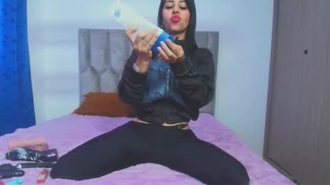 Snapshot of kataleyavillalobos chatting on May 2026 02:36:02 PM kataleyavillalobos online show from May 2026 02:36:02 PM