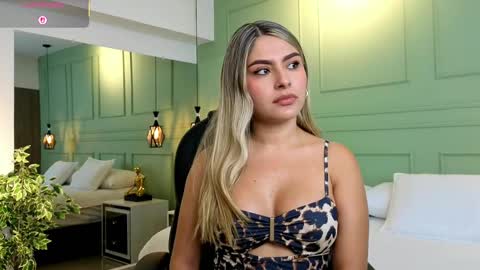 Snapshot of kataliina_18 chatting on September 2025 11:43:01 AM Kat online show from September 2025 11:43:01 AM