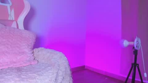 katalinaferreirax online show from April 2026 05:23:01 AM