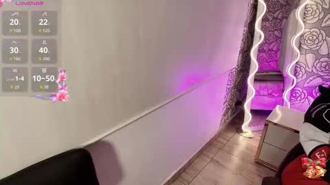 katana_tay online show from December 2025 12:22:02 PM