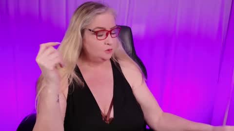 Kat D Sinclair online show from February 2025 03:30:01 AM