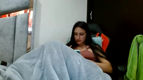 Snapshot of kate_davies chatting on June 2026 12:32:02 AM kate online show from June 2026 12:32:02 AM