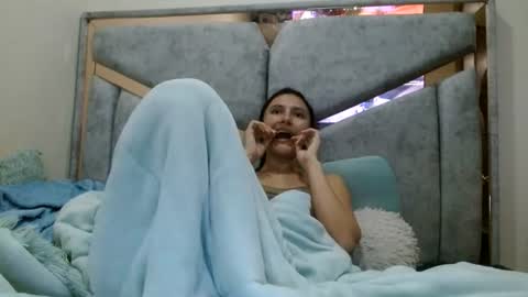 Snapshot of kate_davies chatting on July 2026 12:04:02 AM kate online show from July 2026 12:04:02 AM