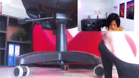 Kate  online show from February 2025 12:08:01 PM