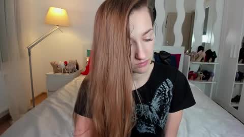 Snapshot of kate_redgar chatting on February 2025 02:00:02 PM kate_redgar online show from February 2025 02:00:02 PM