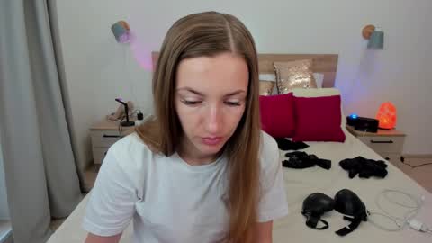 Snapshot of kate_redgar chatting on September 2025 09:33:02 AM kate_redgar online show from September 2025 09:33:02 AM
