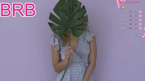 Therapist online show from November 2025 01:48:02 AM