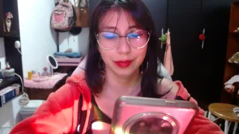 Kateeen18 online show from July 2026 01:33:01 AM