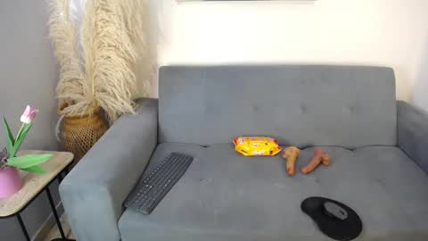 Kate  online show from March 2026 01:43:02 PM