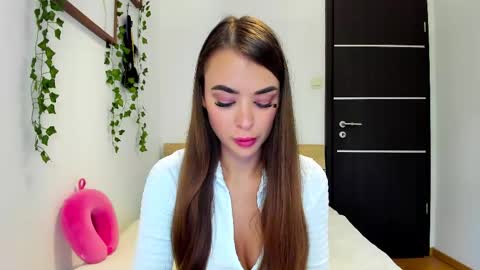 Kate new profile same me undercostruction online show from October 2025 02:15:01 PM