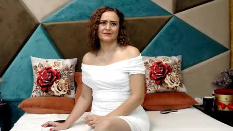 KateQueenston --  online show from November 2025 10:09:02 PM