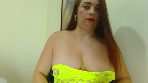 Snapshot of katerineleon chatting on May 2026 09:43:01 PM katerineleon online show from May 2026 09:43:01 PM