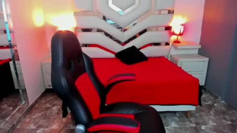 kate Tompson online show from January 2026 01:37:02 PM