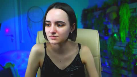 katewillows online show from March 2026 08:25:01 AM