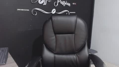 Call me Lau  online show from September 2025 10:36:01 PM