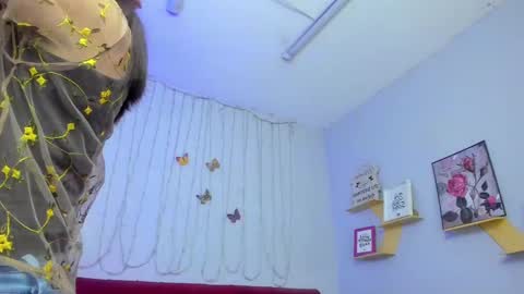 Paola online show from February 2025 01:51:02 PM