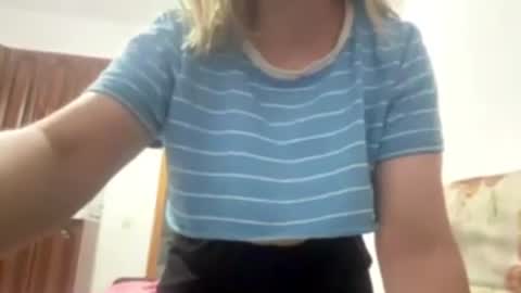 Snapshot of kathrinekiening chatting on July 2026 08:00:01 PM Jessie online show from July 2026 08:00:01 PM