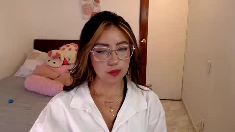 Snapshot of kathyrose_ chatting on April 2026 08:57:02 PM Kathy online show from April 2026 08:57:02 PM