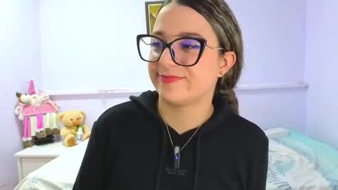 Khaterine online show from November 2025 12:02:02 PM