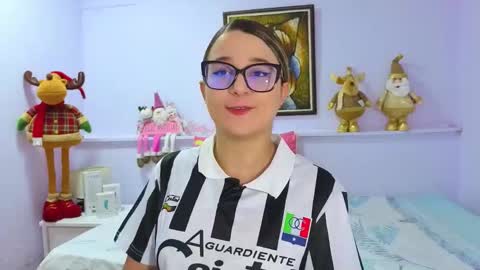 Khaterine online show from November 2025 12:31:02 PM