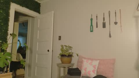 Kate online show from November 2025 09:25:02 PM