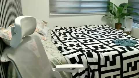 Snapshot of katiefrox_ chatting on January 2025 06:12:01 AM katiefrox  online show from January 2025 06:12:01 AM