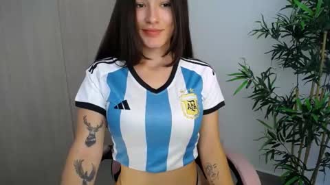 Snapshot of katiejane_ chatting on July 2026 02:01:02 PM Katie Jane online show from July 2026 02:01:02 PM