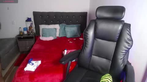 Daniela  online show from October 2025 01:39:02 AM