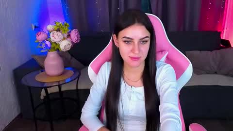 Snapshot of katrin_mur chatting on November 2025 01:11:02 PM Katrin online show from November 2025 01:11:02 PM