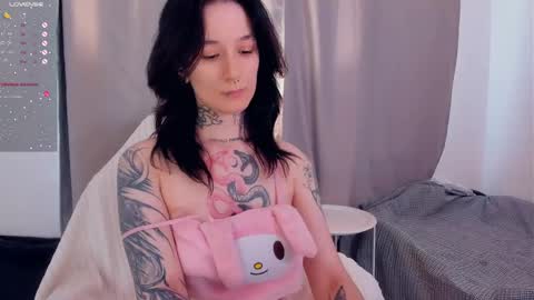 katrina_h0w online show from May 2026 04:07:02 AM
