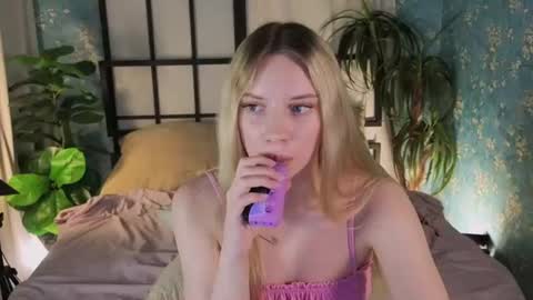 katt_yy online show from July 2026 05:01:01 AM