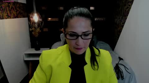 Snapshot of kattemilf_ chatting on April 2026 07:11:02 PM K A T T E online show from April 2026 07:11:02 PM