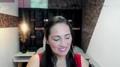 Snapshot of kattemilf_ chatting on May 2026 07:44:02 PM K A T T E online show from May 2026 07:44:02 PM