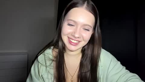Snapshot of kattiephenes chatting on June 2026 05:13:02 PM Elizabeth online show from June 2026 05:13:02 PM
