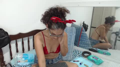 Snapshot of kattydirty144 chatting on December 2024 05:34:01 PM angel online show from December 2024 05:34:01 PM