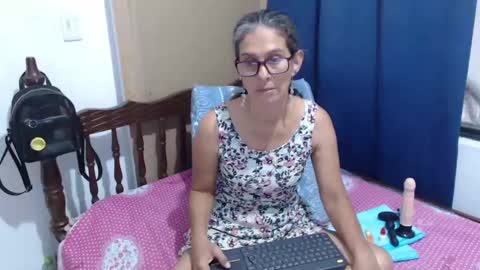 Snapshot of kattydirty144 chatting on September 2025 02:44:02 PM angel online show from September 2025 02:44:02 PM