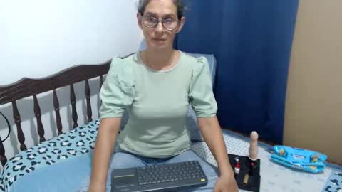 Snapshot of kattydirty144 chatting on May 2026 04:45:01 PM angel online show from May 2026 04:45:01 PM