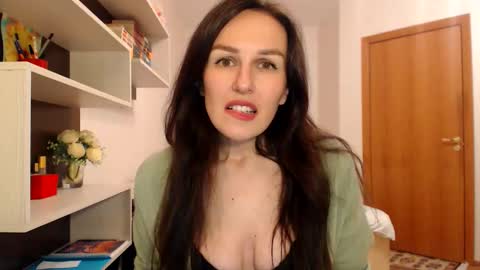 KattySapphire online show from November 2025 02:50:01 PM