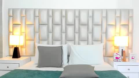 katy blonde girl and paola big boobs online show from March 2026 01:38:01 PM