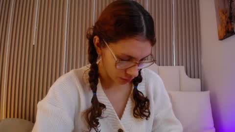 Snapshot of katy_van chatting on April 2026 08:50:01 PM Katy Van online show from April 2026 08:50:01 PM